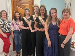 Comitiva três-cantense divulga eventos do natal na região