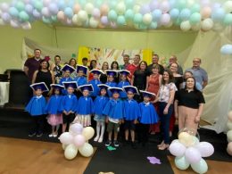 Formatura dos alunos da Educação Infantil da EMEI Rainha