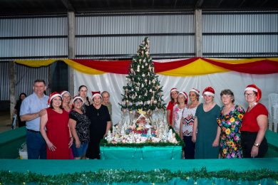 Voluntárias responsáveis pela produção do Presépio Comestível juntamente com a equipe do CRAS