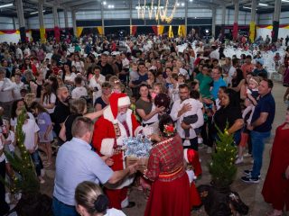 Encenação de Natal, Presépio Comestível e sorteio da Campanha de Valorização da Indústria, Comércio e Serviços foram as atrações de sábado (21)