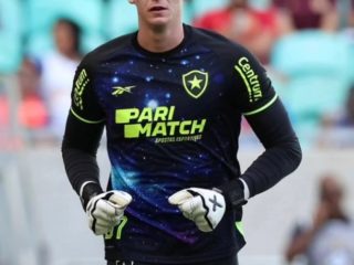 Depois da Libertadores e o Brasileiro: goleiro três-cantense viaja em busca de mais um título com o Botafogo