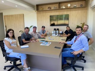 Conselho Agropecuário de Lagoa dos Três Cantos esteve reunido. Na pauta esteve os prejuízos na produção agrícola com a estiagem e o forte calor