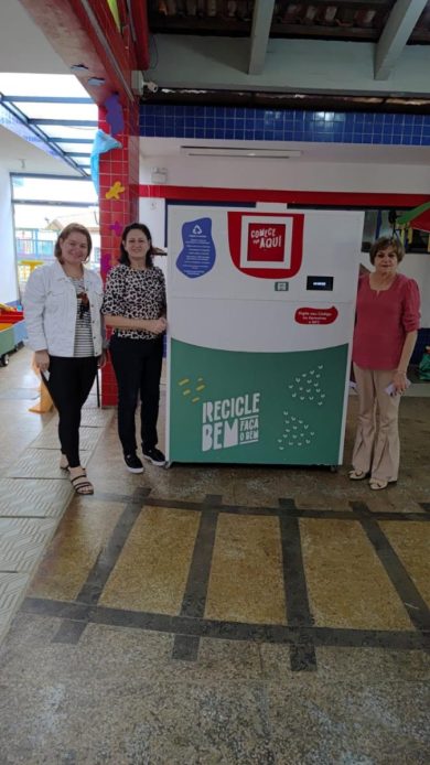 Ecopontos em escolas incentivam consciência ambiental e reciclagem entre estudantes