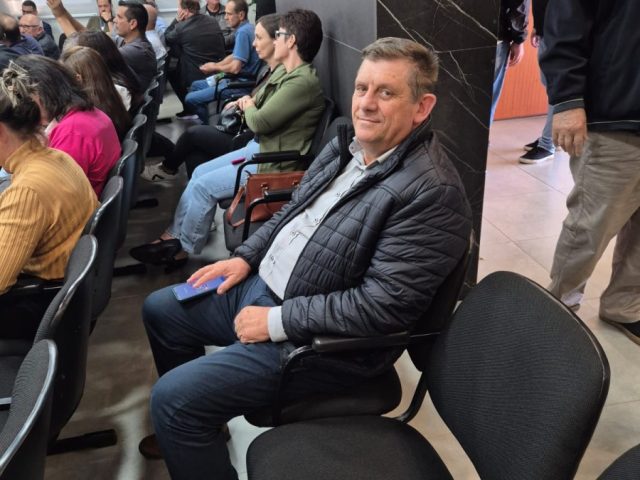 Prefeito Lasch participa de encontro da AMAJA