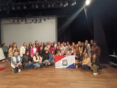 Profissionais da educação de Lagoa dos Três Cantos participaram de palestra no Centro de Eventos em Tapera