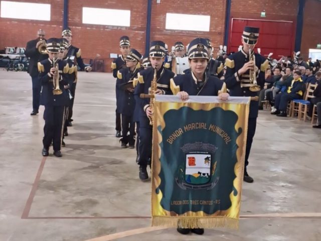 Banda Marcial Municipal de Lagoa dos Três Cantos Faz Sua Primeira Apresentação em Encontro Regional de Bandas Marciais