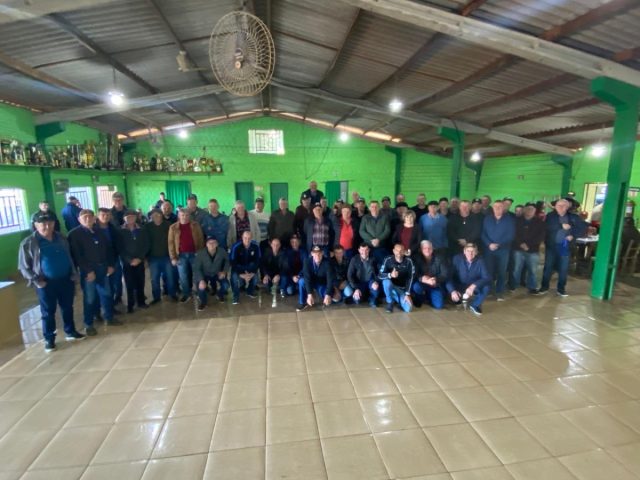 Torneio de confraternização e entrega de prêmios aos vencedores do Municipal de Kopp