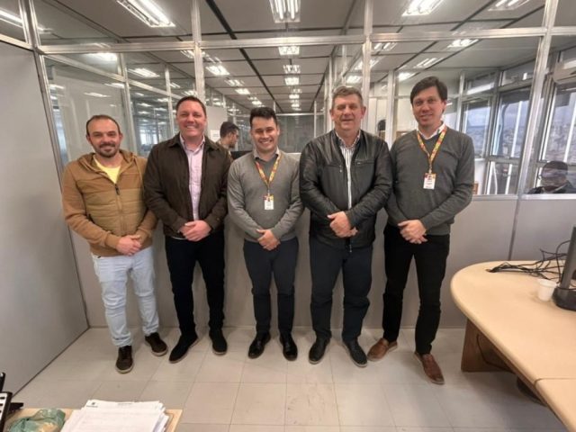Prefeito de Lagoa dos Três Cantos e comitiva cumpre agenda em na capital do estado