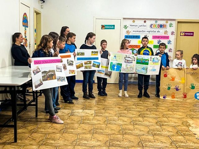 Hora Cívica da EMEF Dona Leopoldina de Linha Glória
