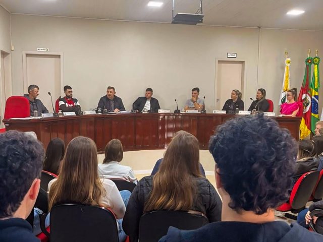 Auxílio Universitário foi tema de reunião no domingo (14) em Lagoa dos Três Cantos