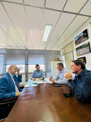 Prefeito de Lagoa dos Três Cantos cumpre agenda em Porto Alegre