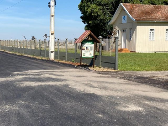 Obra de pavimentação asfáltica em Lagoa dos Três Cantos