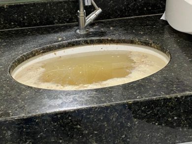 Lagoa dos Três Cantos: banheiros da Praça da Lagoa apresentam sinais de mau uso