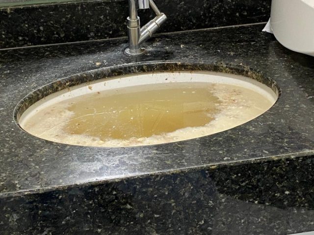 Lagoa dos Três Cantos: banheiros da Praça da Lagoa apresentam sinais de mau uso