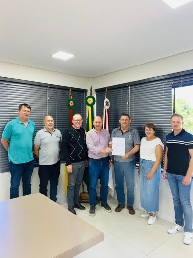 Prefeito Sergio Lasch recebe Deputado Estadual Elton Weber em Lagoa dos Três Cantos