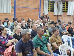 Produtores de Lagoa dos Três Cantos recebem autorizações para retirada de insumos do programa Solo Fértil