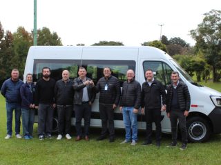 Governo Municipal de Lagoa dos Três Cantos amplia o atendimento em saúde com novo veículo para transporte de pacientes