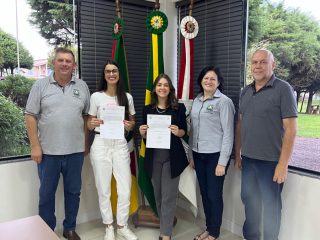 Educação Fortalecida: Administração de Lagoa dos Três Cantos empossa novas professoras