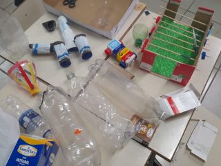 Projeto de Educação Fiscal transforma materiais recicláveis em aprendizado sobre cidadania e responsabilidade social em Lagoa dos Três Cantos