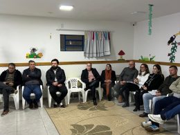 Secretaria de Educação reúne os Poderes Executivo e Legislativo para discutir novo Plano Municipal de Educação de Lagoa dos Três Cantos