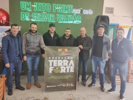 Produtores de Lagoa dos Três Cantos recebem os primeiros cartões do programa Operação Terra Forte