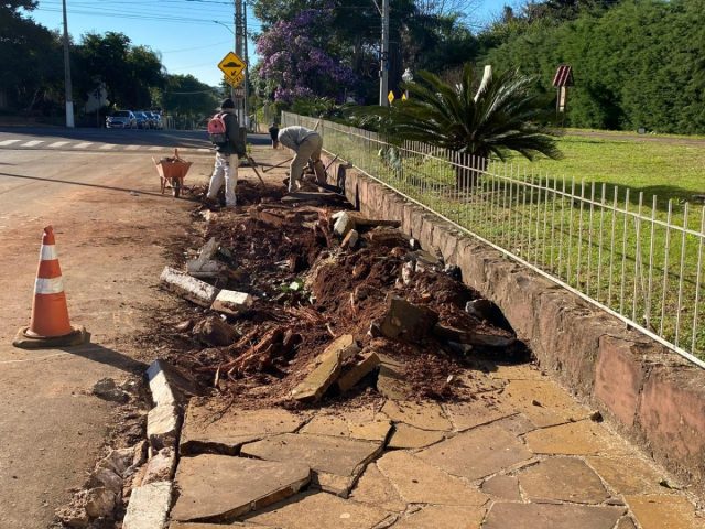 Reforma de calçadas vai melhorar infraestrutura, segurança e acessibilidade em Lagoa dos Três Cantos