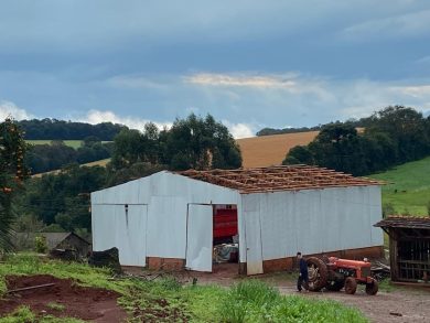 Após prejuízos causados pelas fortes chuvas, vendaval agrava situação em Lagoa dos Três Cantos