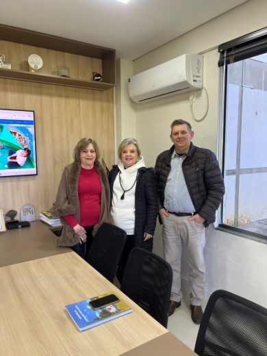 Reunião aborda indicadores educacionais e dados do SimeB em Lagoa dos Três Cantos
