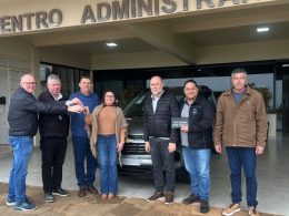 Lagoa dos Três Cantos amplia frota municipal com novo veículo para a Secretaria de Desenvolvimento Social
